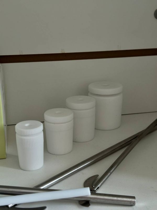 Затвор направляющий фторопластовый (PTFE)
